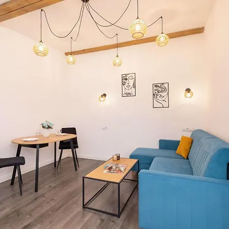 Cozy With Air Conditioning Close To The Center In By Renters * Katowice