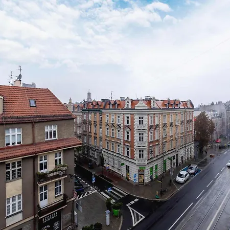 Cozy With Air Conditioning Close To The Center In By Renters Lägenhet